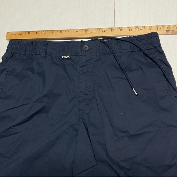 Oakley Regular Fit Navy Blue Casual Golf Men’s Shorts Size 36 8.5 Inch Inseam - Picture 6 of 8